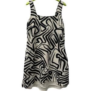 Jopaa woman's top in black and white pattern